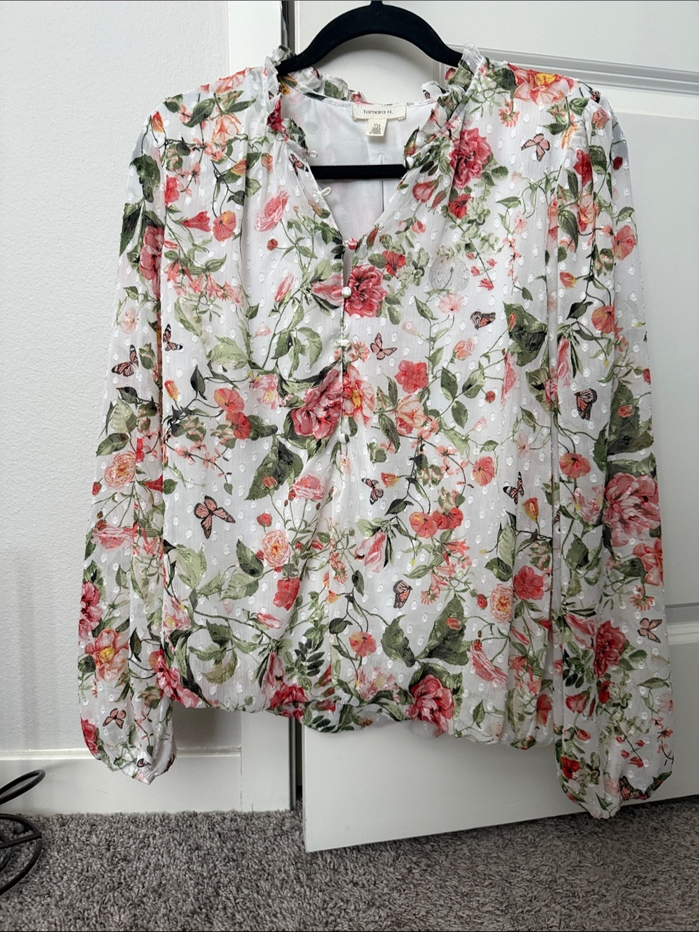White Floral V-Neck Long-Sleeve Blouse